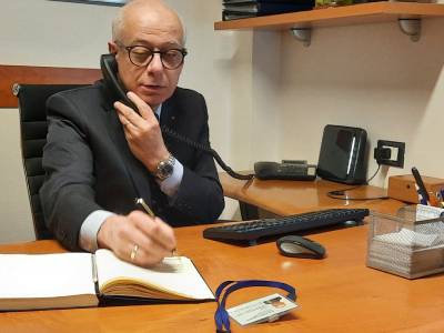 Il nostro titolare alla sua postazione di lavoro