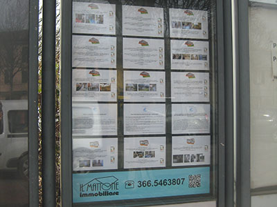 La nostra vetrina in Viale Vittorio Veneto